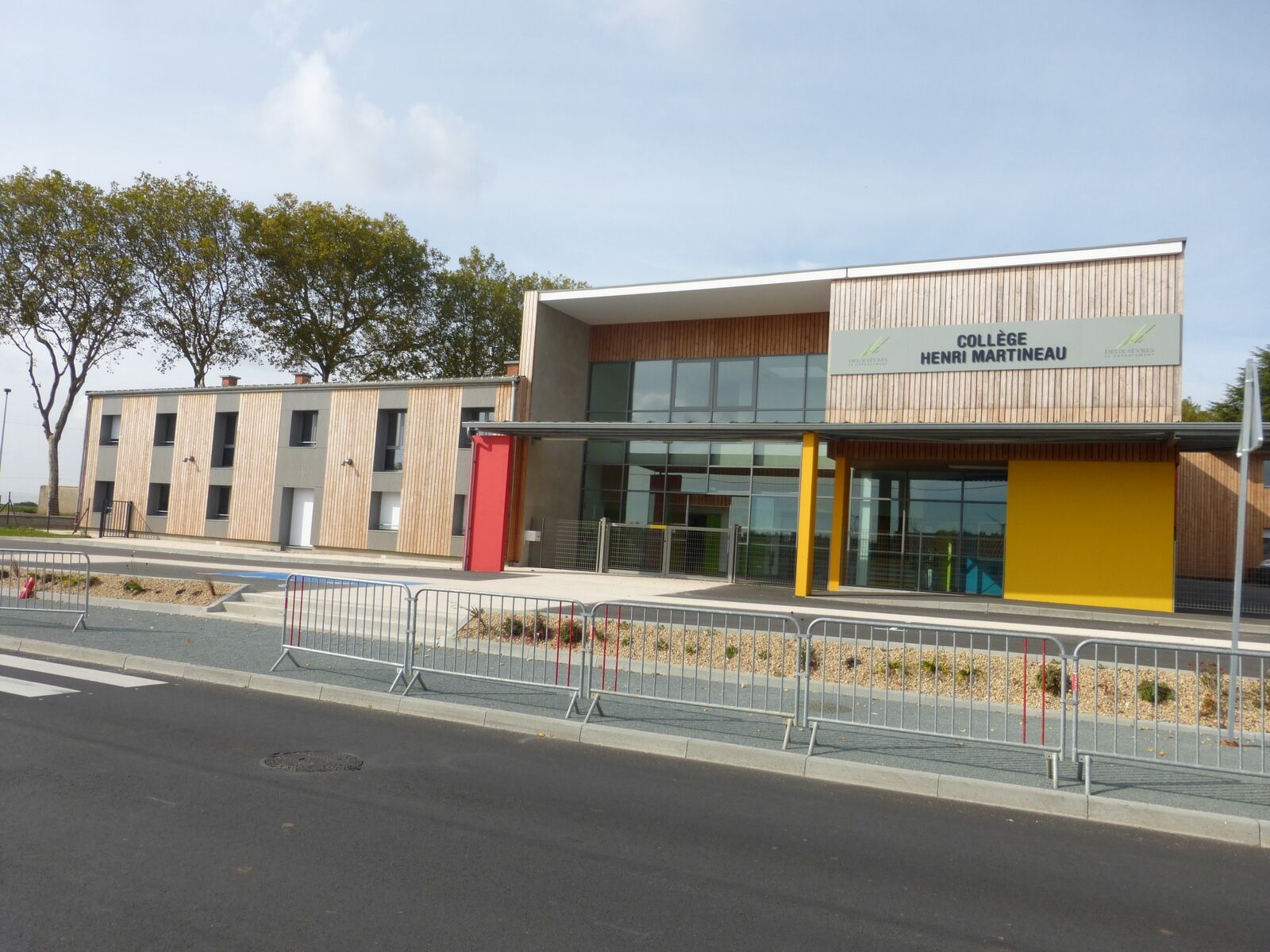 Collège Henri Martineau – Réalisation en bardage bois